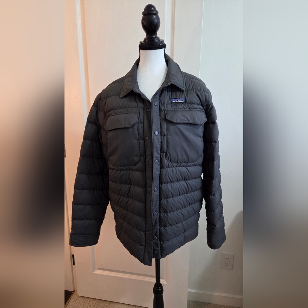 Patagonia Men's Silent Down Charcoal JACKET